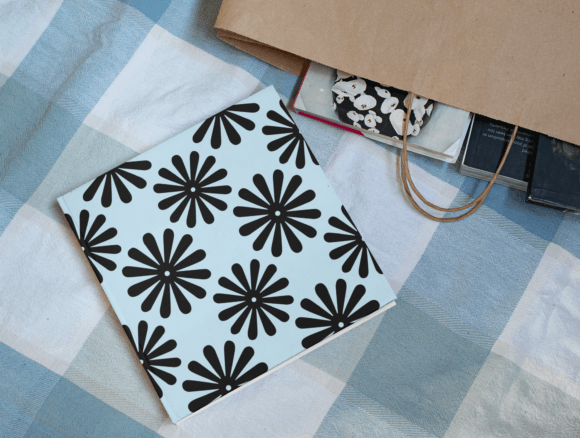 Evaluating Black Flowers Pattern on Light: Aesthetic Impact and Practical Application